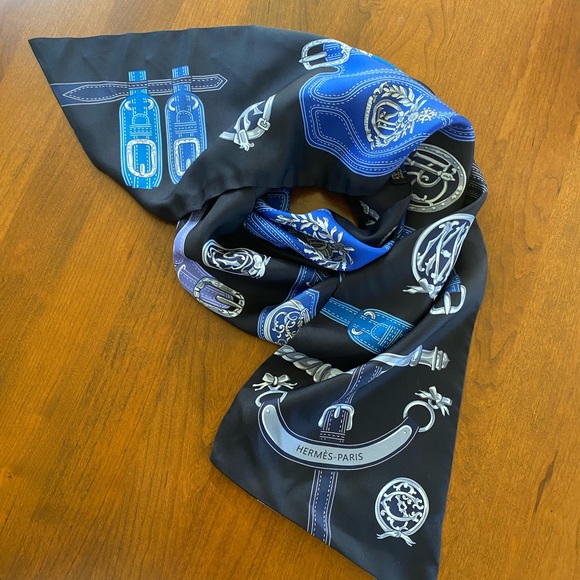 RARE and EXCLUSIVE HERMES Maxi-Twilly Scarf - Picture 9 of 16